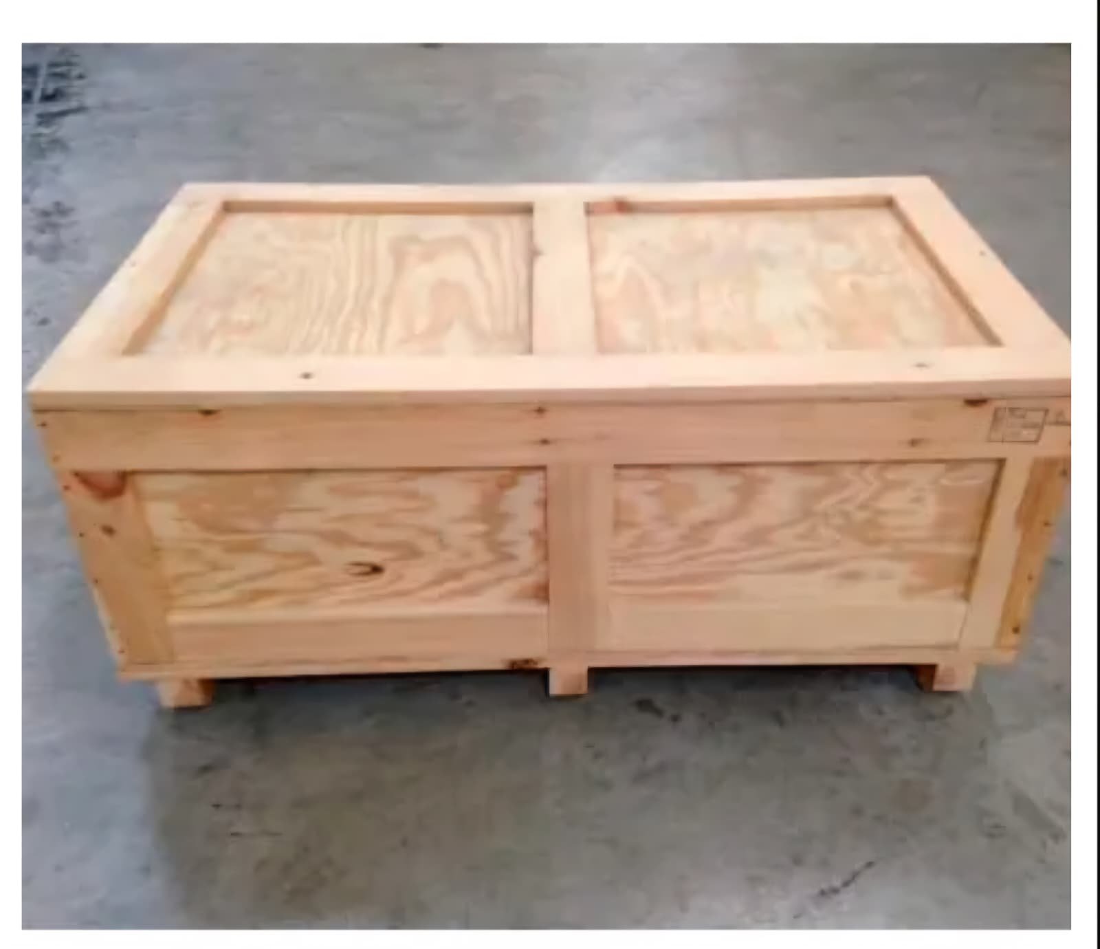 Custom wooden crate boxes built to order in Los Angeles